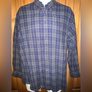 Men’s IZOD long sleeve button up medium